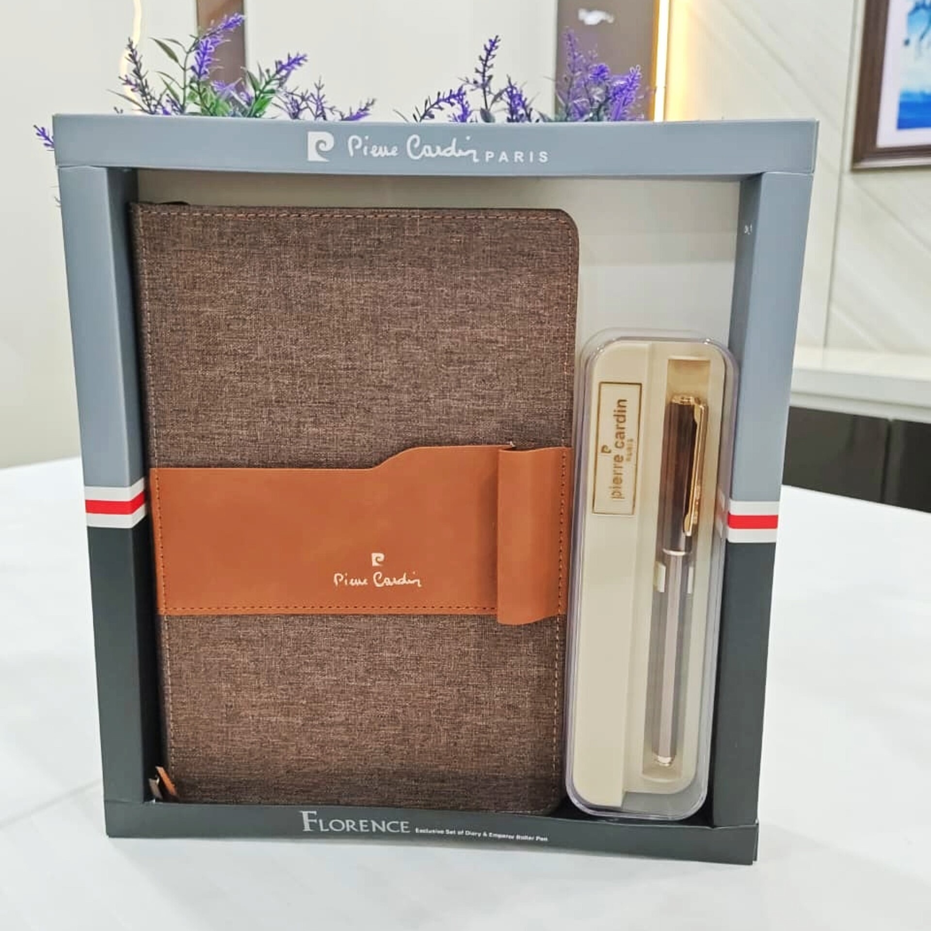 Pierre Cardin Florence Gift Set Premium Packaging Inside Pen and Diary - Bhandari Stationers Kota Pierre Cardin Florence Gift Set Premium Packaging Inside Pen and Diary - Bhandari Stationers Kota